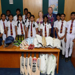 Sir Ian Botham together with Lady Kathryn with the students of the Andiambalama Maha Vidhyalaya. Representatives of the SriLankan Cares Head of Service Delivery Chanaka Olagama and Primal De Silva were also present at the occasion